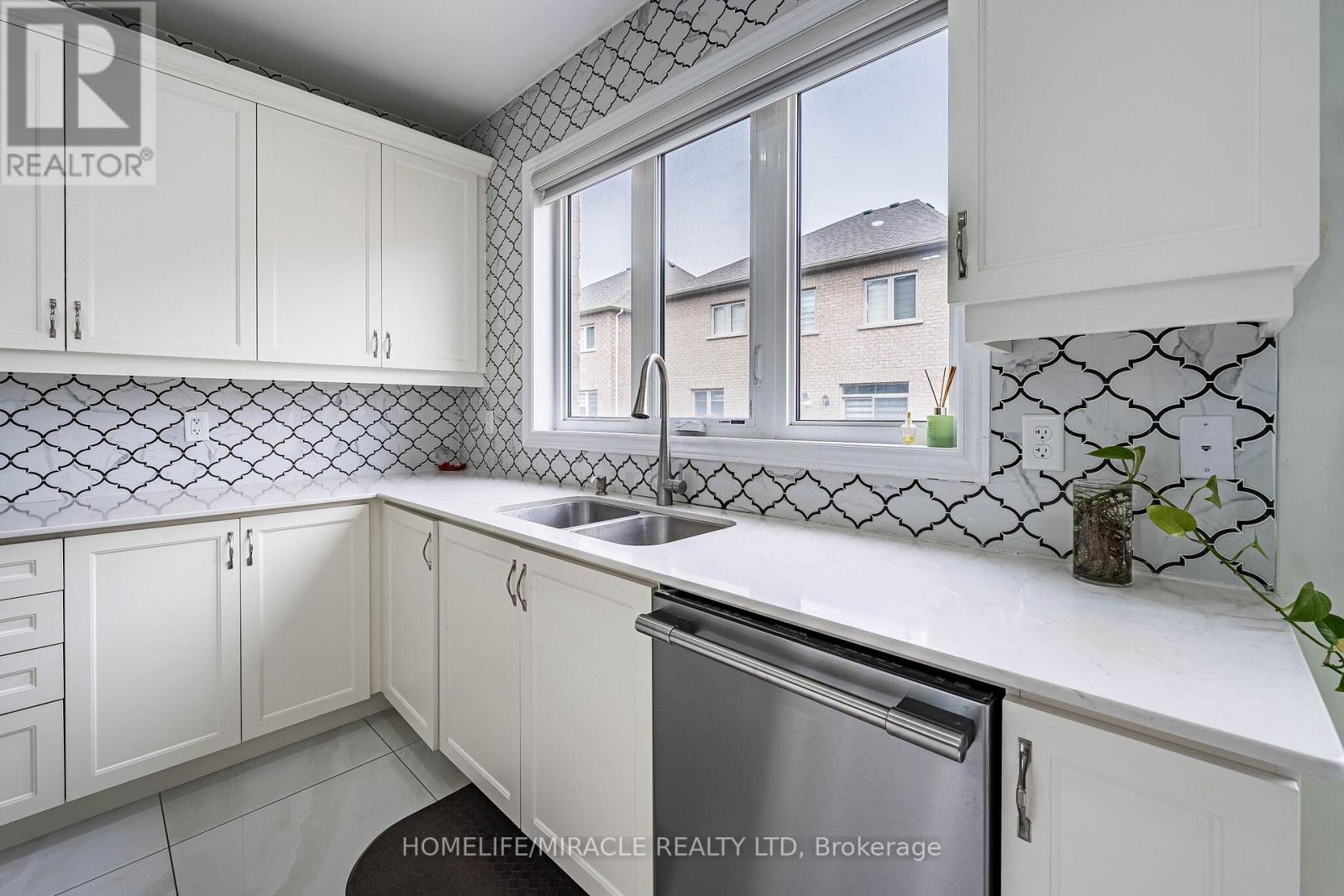 21 Junior Road, Brampton, Ontario  L7A 5J4 - Photo 21 - W13495942