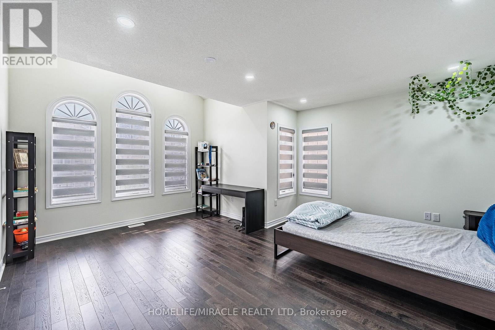 21 Junior Road, Brampton, Ontario  L7A 5J4 - Photo 34 - W13495942