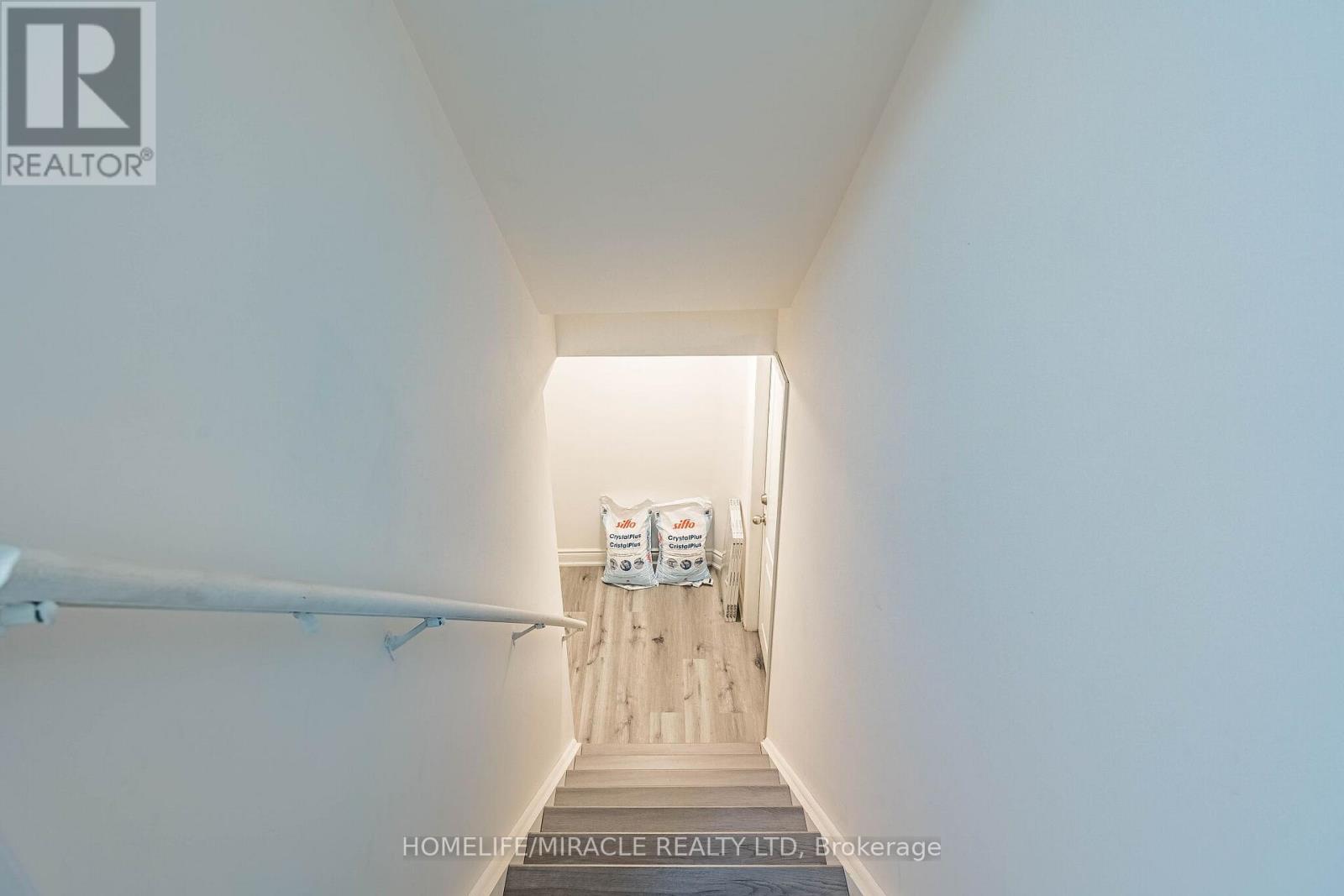 21 Junior Road, Brampton, Ontario  L7A 5J4 - Photo 44 - W13495942