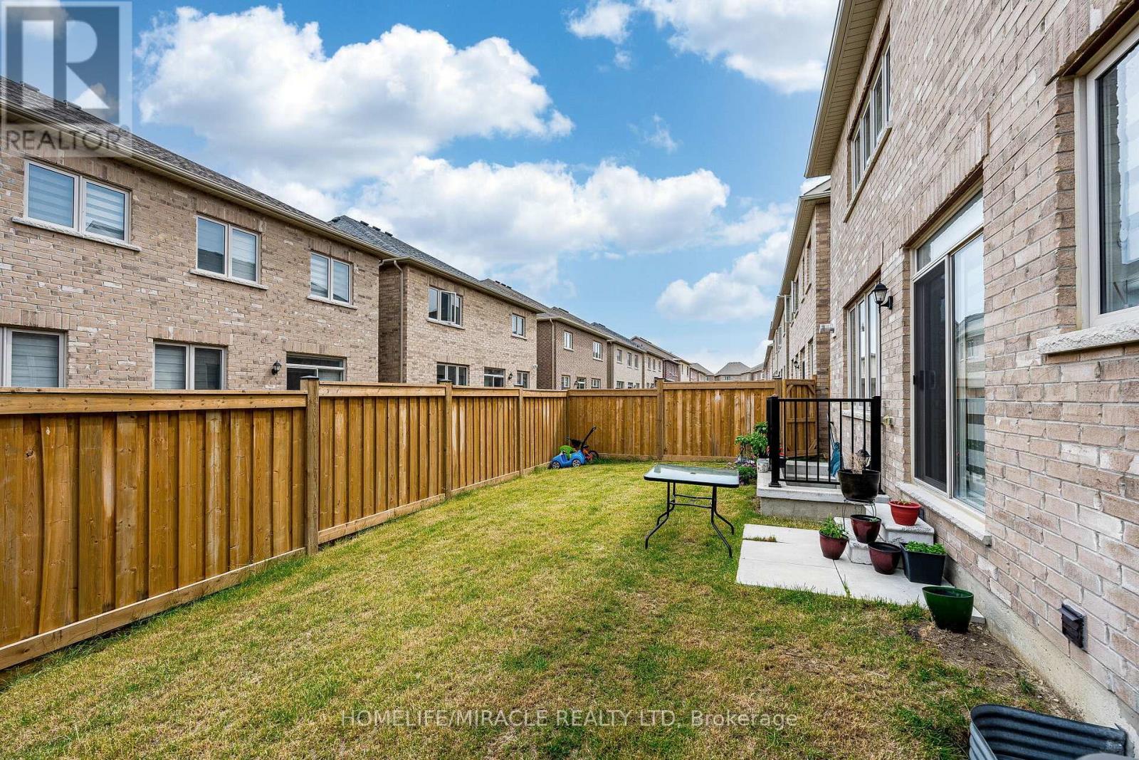 21 Junior Road, Brampton, Ontario  L7A 5J4 - Photo 50 - W13495942
