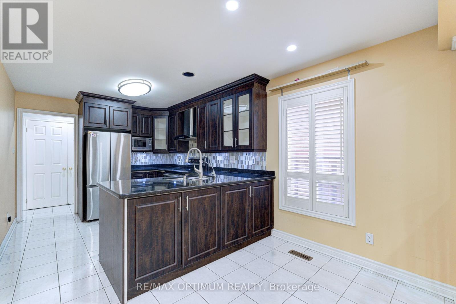 35 Wildberry Crescent, Brampton, Ontario  L6R 1K1 - Photo 20 - W13494300