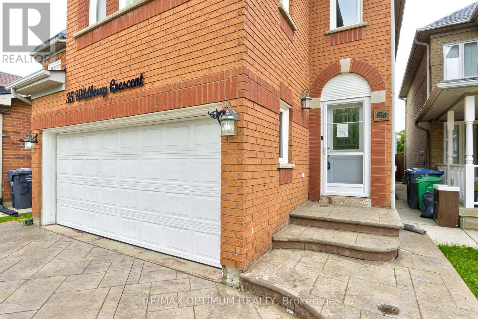 35 Wildberry Crescent, Brampton, Ontario  L6R 1K1 - Photo 4 - W13494300