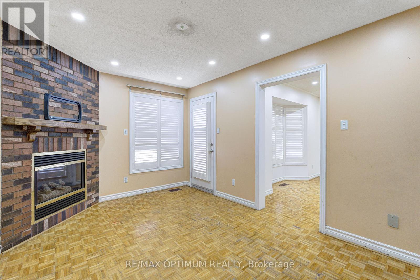 35 Wildberry Crescent, Brampton, Ontario  L6R 1K1 - Photo 9 - W13494300