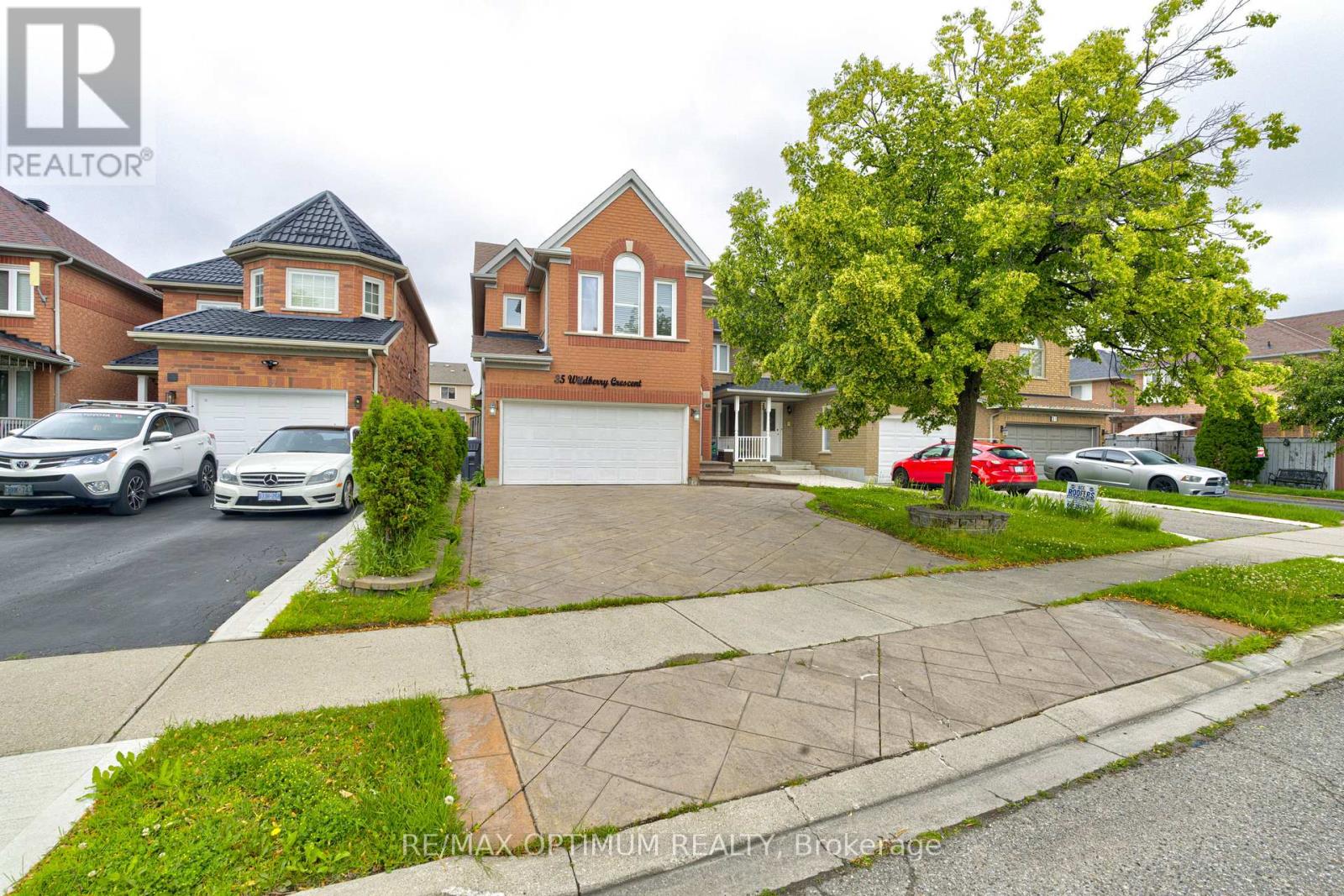 35 Wildberry Crescent, Brampton, Ontario  L6R 1K1 - Photo 5 - W13494300