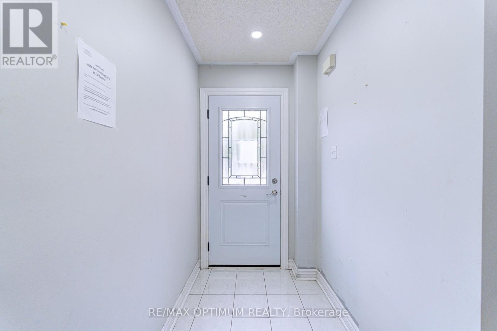 35 Wildberry Crescent, Brampton, Ontario  L6R 1K1 - Photo 6 - W13494300