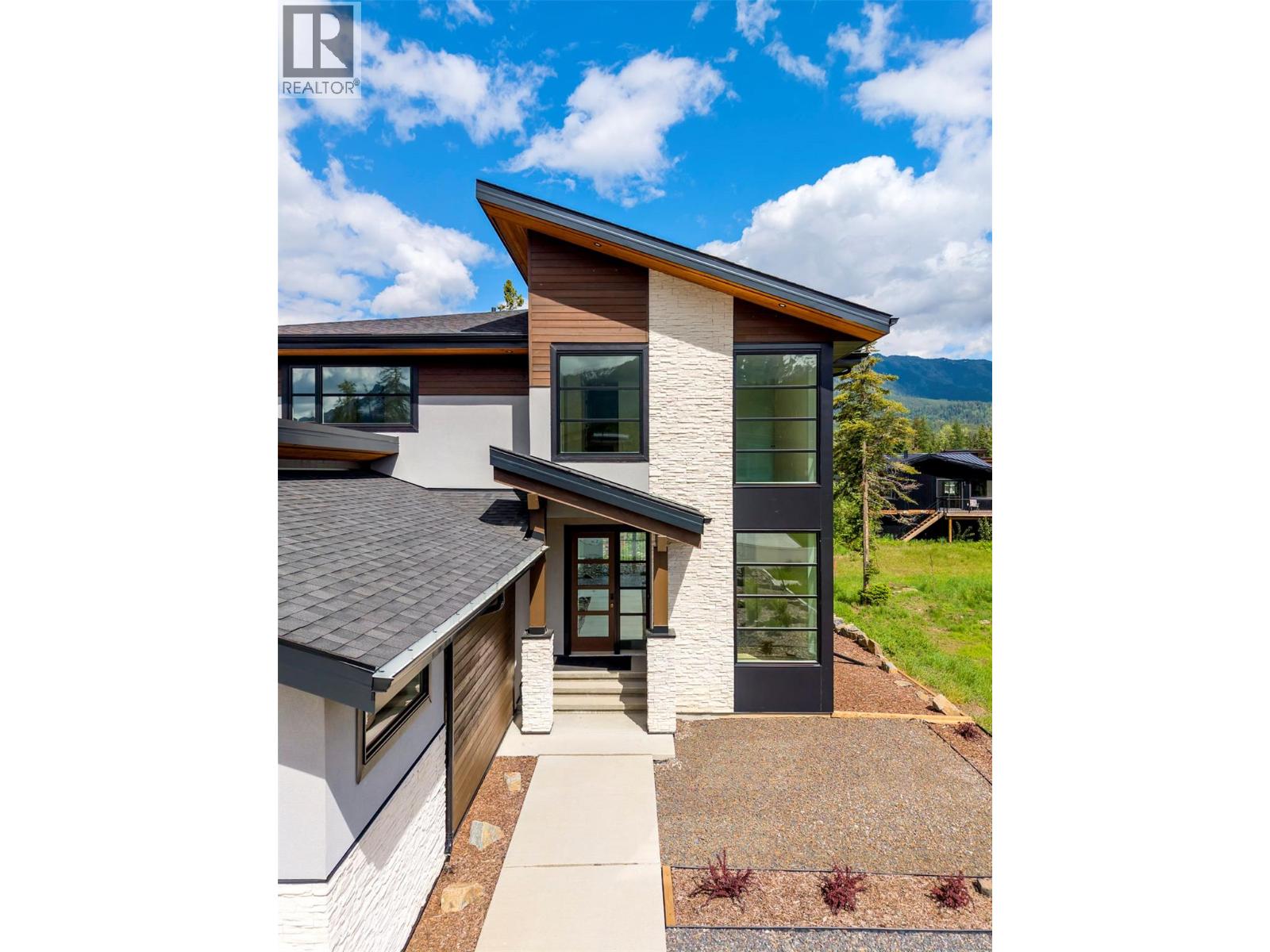 5 Mammoth Drive, Fernie, British Columbia  V0B 1M1 - Photo 3 - 10391371