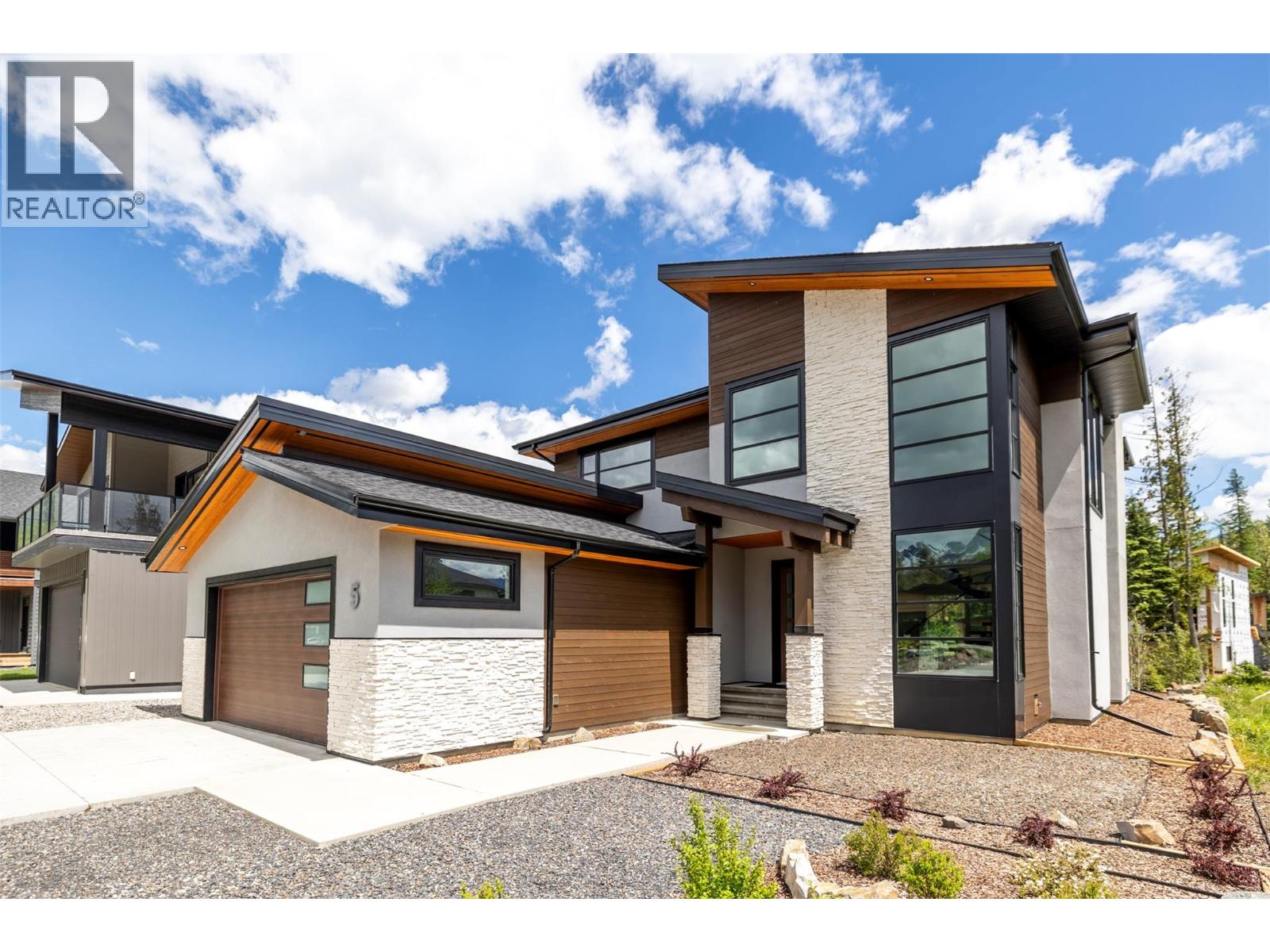 5 Mammoth Drive, Fernie, British Columbia  V0B 1M1 - Photo 2 - 10391371