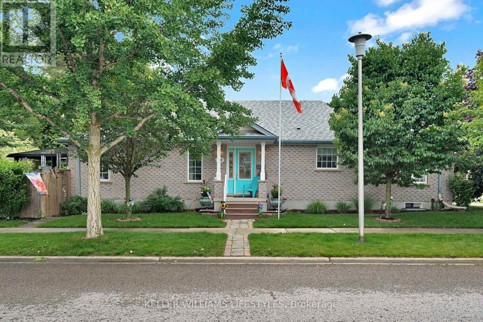 $569,900590 Sprucewood Drive, London North, Ontario