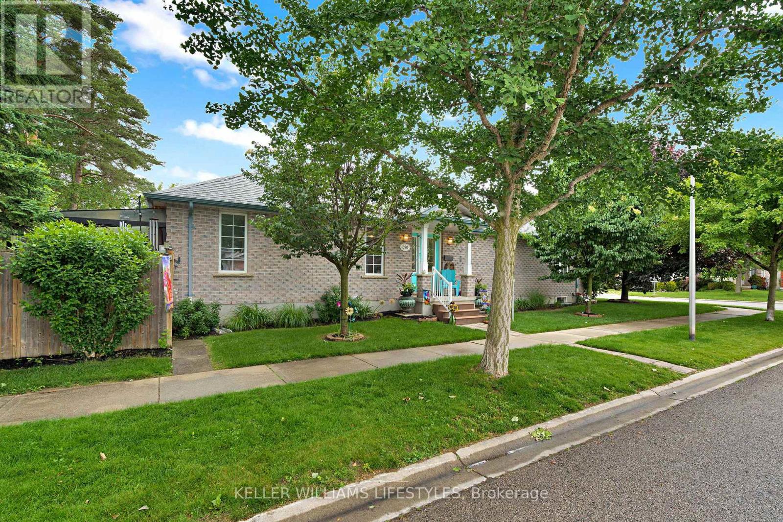 590 Sprucewood Drive, London North, Ontario  N5X 4J5 - Photo 2 - X13496034
