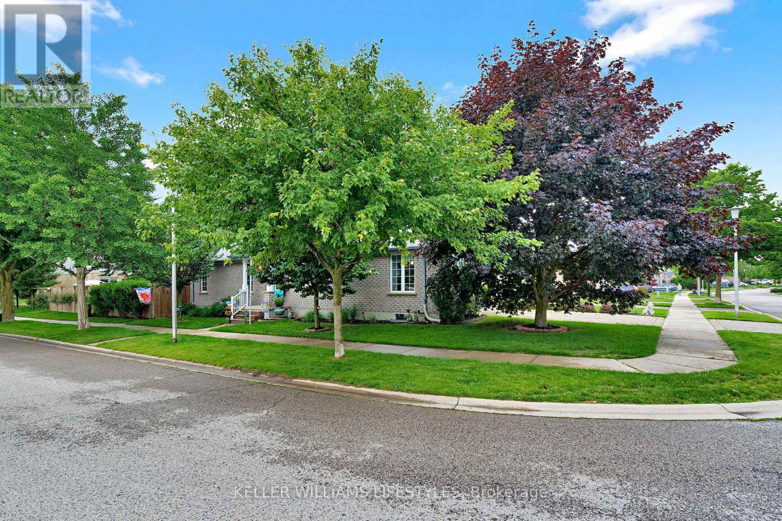 590 Sprucewood Drive, London North, Ontario  N5X 4J5 - Photo 3 - X13496034