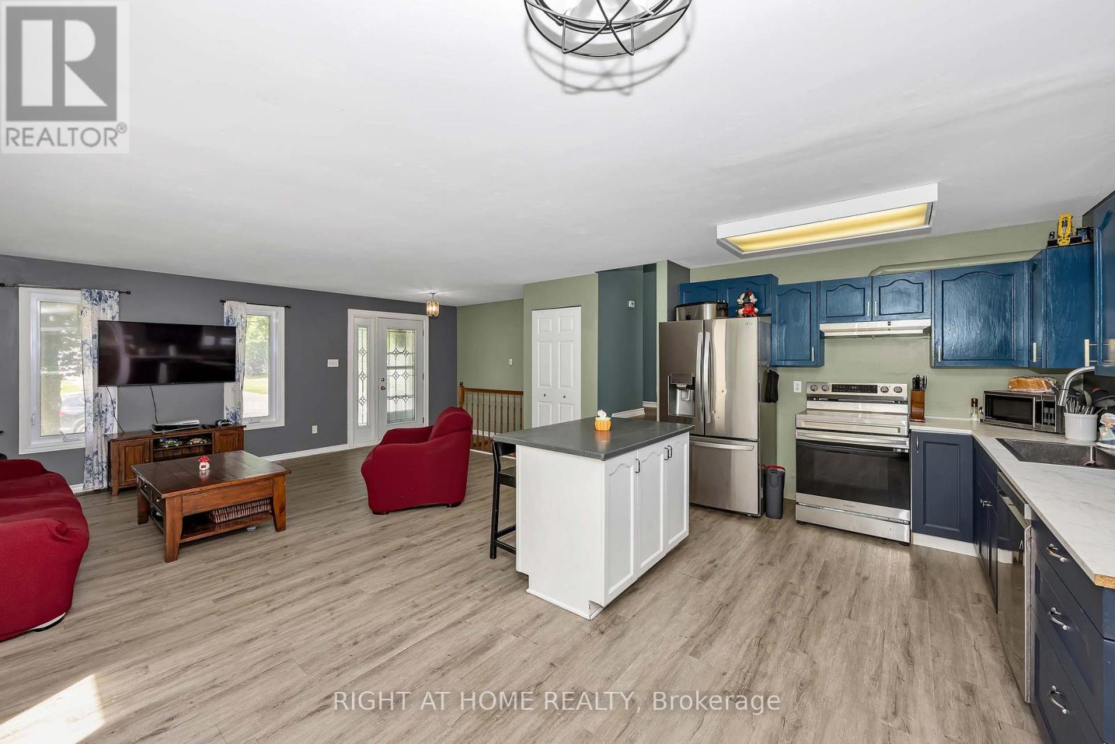 73 Castlebeau Street, Russell, Ontario  K0A 1W0 - Photo 10 - X13496194