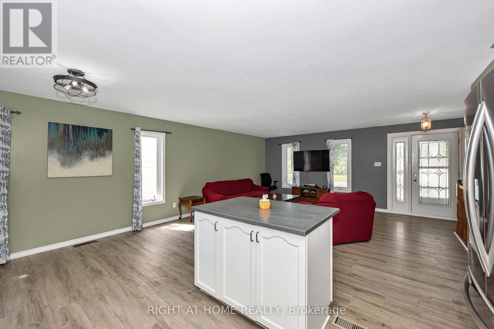 73 Castlebeau Street, Russell, Ontario  K0A 1W0 - Photo 12 - X13496194