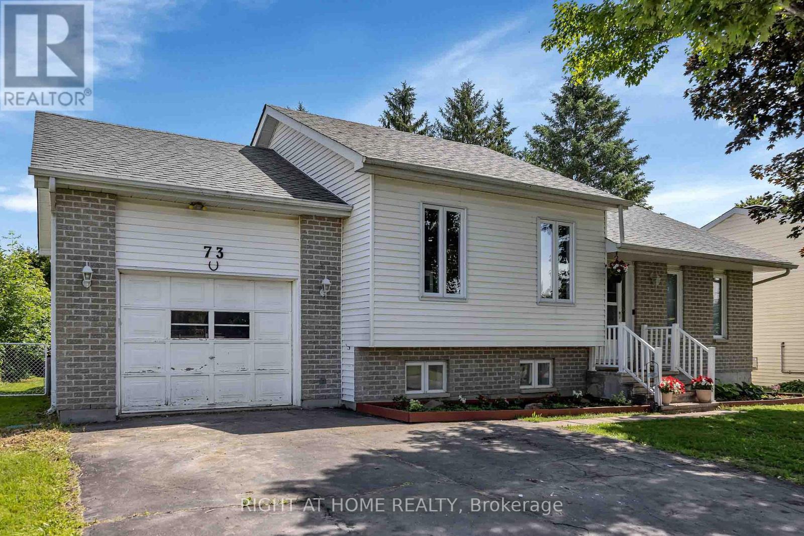 73 Castlebeau Street, Russell, Ontario  K0A 1W0 - Photo 2 - X13496194