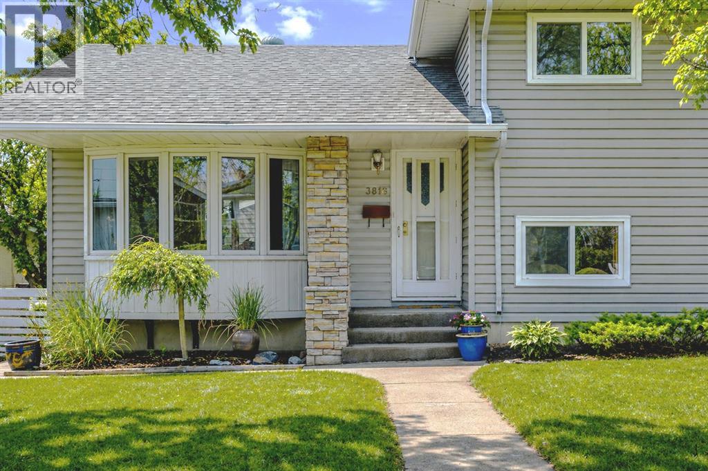 3816 Brighton Drive NW, calgary, Alberta