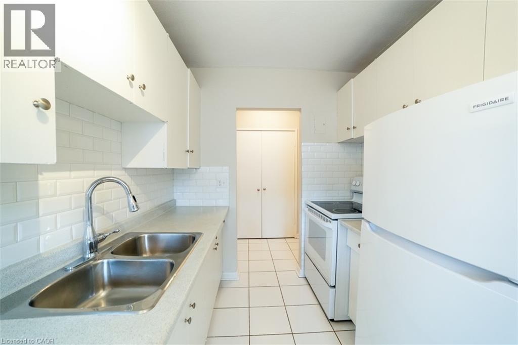 2433 First Street Unit# 14, Burlington, Ontario  L7R 1C7 - Photo 10 - 40843395
