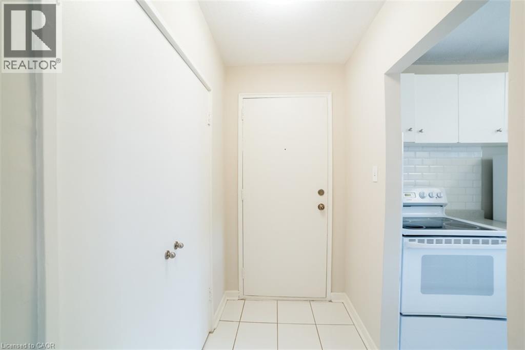 2433 First Street Unit# 14, Burlington, Ontario  L7R 1C7 - Photo 8 - 40843395
