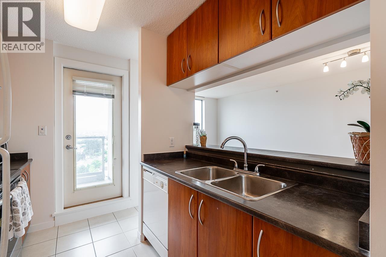 2409 3663 Crowley Drive, Vancouver, British Columbia  V5R 6H4 - Photo 11 - R3140346
