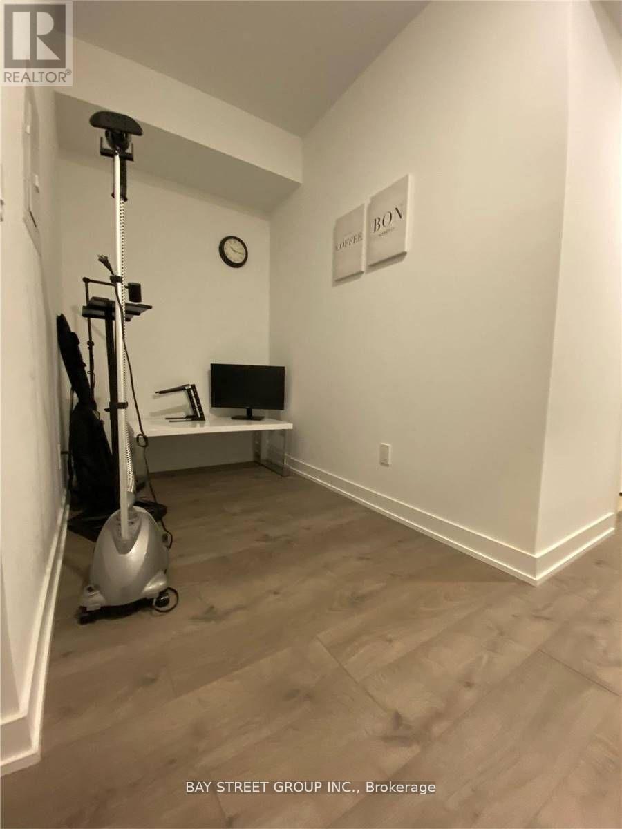 1913 - 501 Yonge Street, Toronto, Ontario  M4Y 0G8 - Photo 10 - C13496090