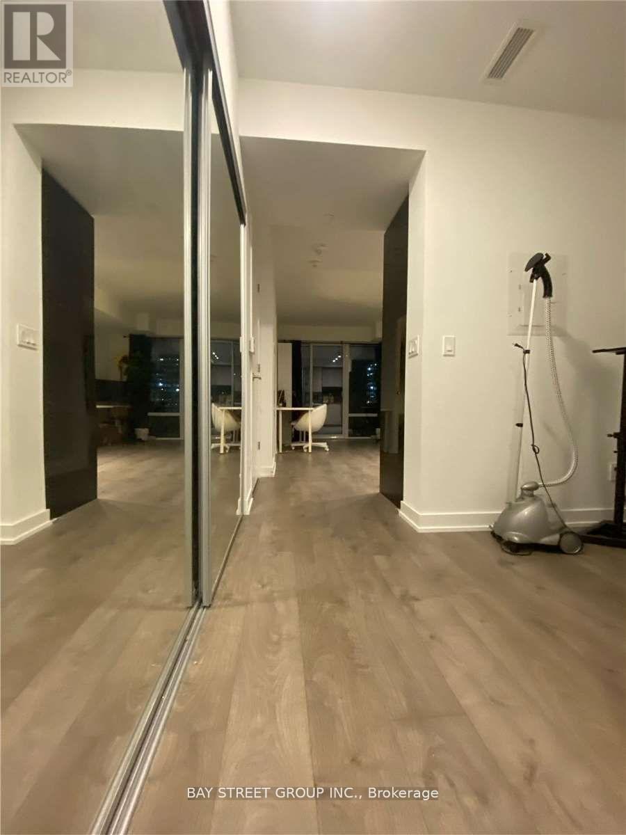 1913 - 501 Yonge Street, Toronto, Ontario  M4Y 0G8 - Photo 11 - C13496090