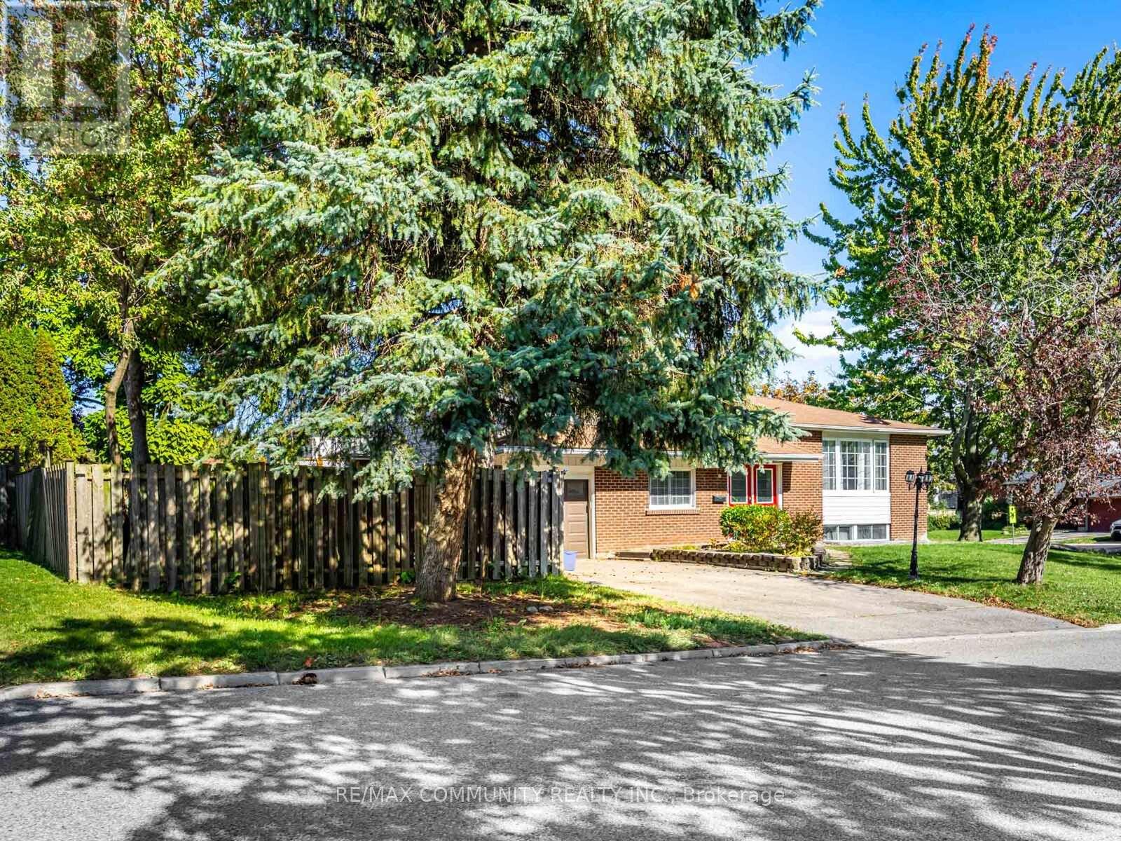 122 Bryant Road, Ajax, Ontario  L1S 2Y8 - Photo 4 - E13496136