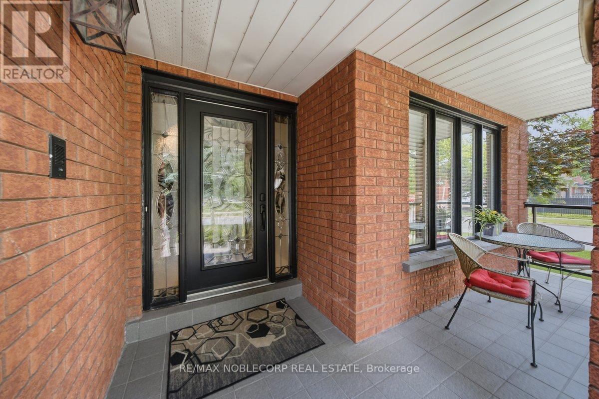 3 Castlehill Road, Vaughan, Ontario  L6A 1P3 - Photo 5 - N13496102