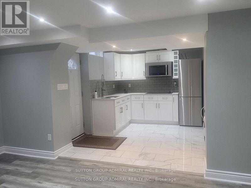 292 Ridgefield Crescent, Vaughan (Maple), Ontario  L6A 1J6 - Photo 2 - N13496122