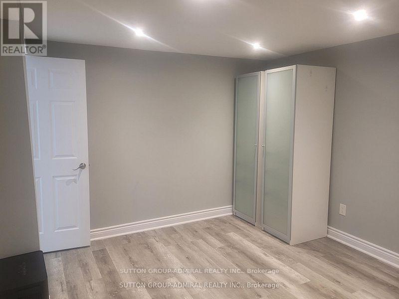 292 Ridgefield Crescent, Vaughan (Maple), Ontario  L6A 1J6 - Photo 8 - N13496122