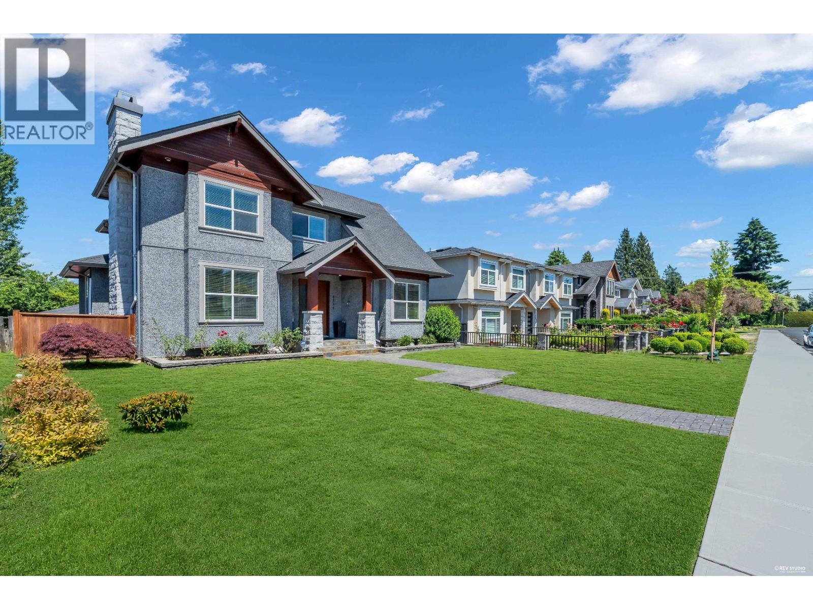 6841 BURNS STREET, Burnaby, British Columbia