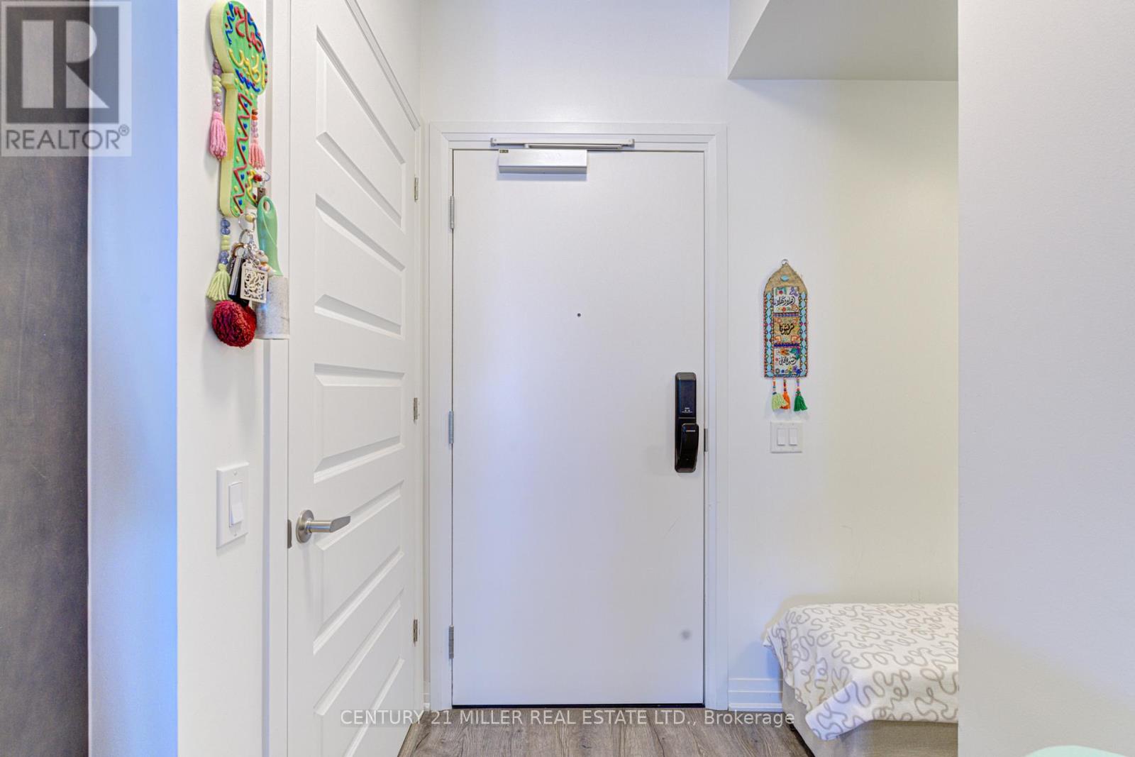 404 - 50 Kaitting Trail, Oakville, Ontario  L6M 5N3 - Photo 4 - W13495972