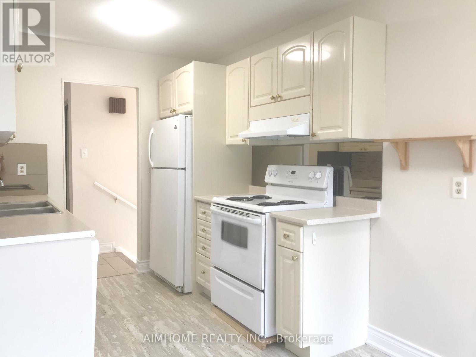 15 Bow River Crescent, Mississauga, Ontario  L5N 1J1 - Photo 10 - W13496000