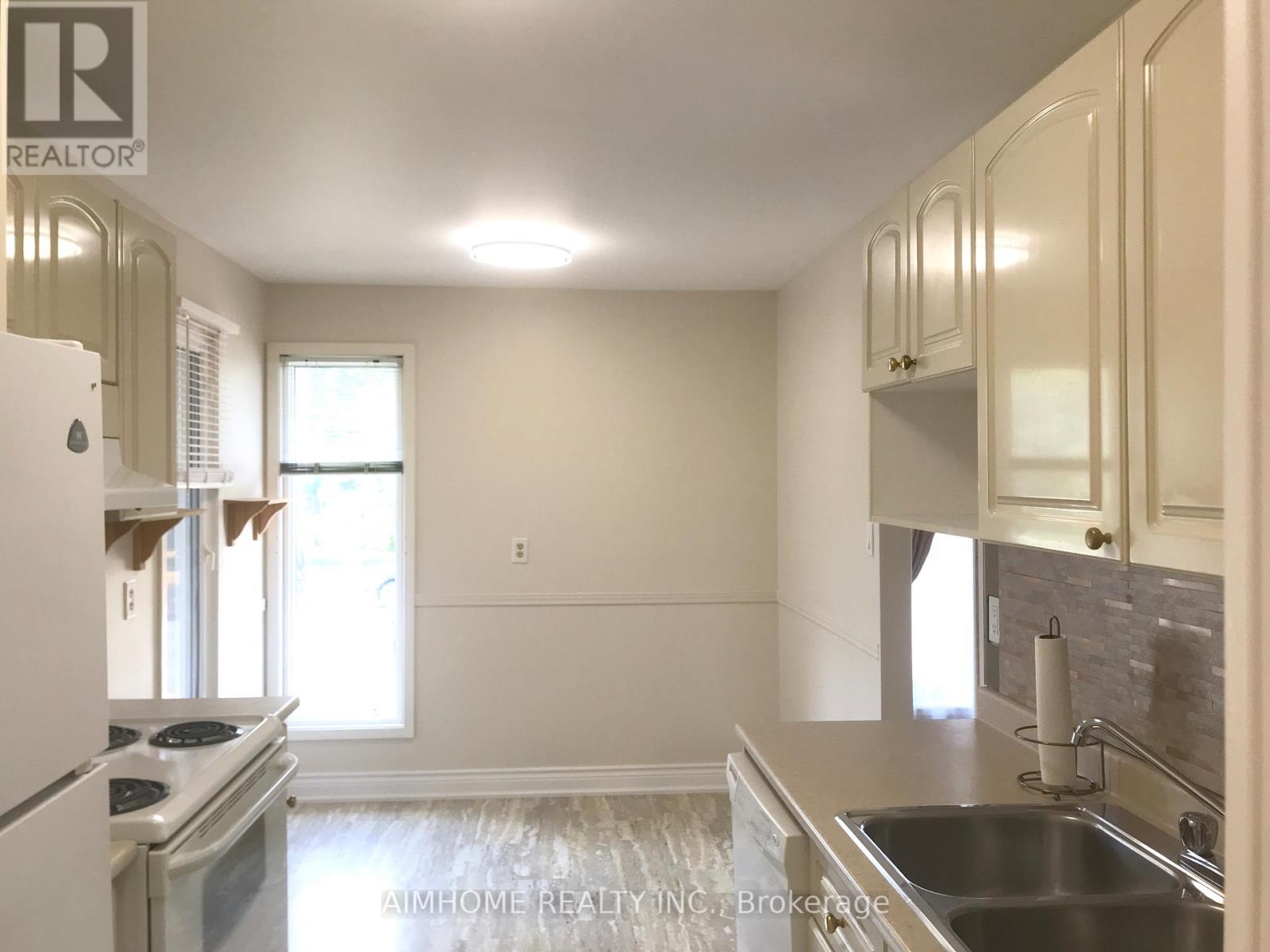 15 Bow River Crescent, Mississauga, Ontario  L5N 1J1 - Photo 12 - W13496000