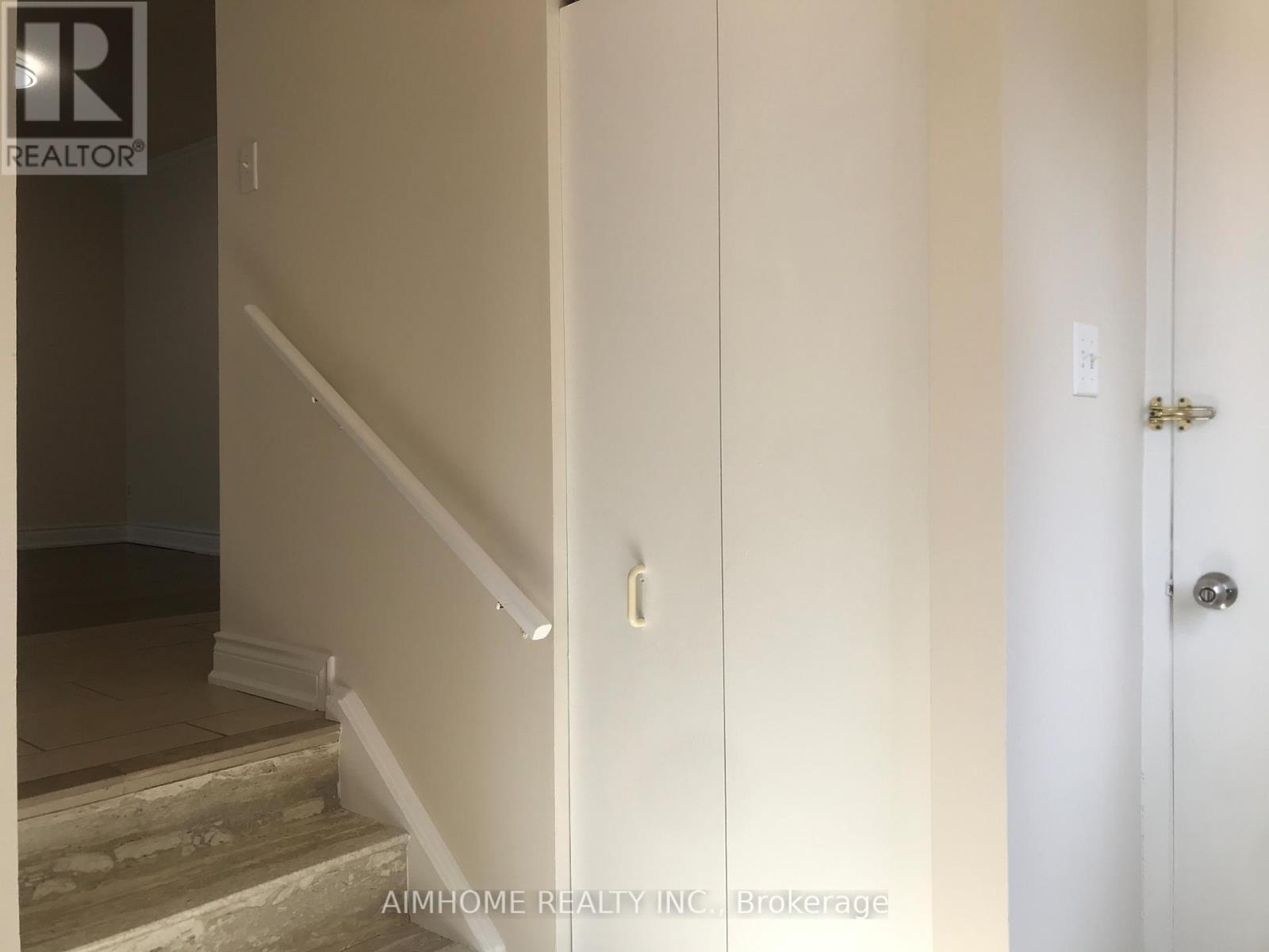 15 Bow River Crescent, Mississauga, Ontario  L5N 1J1 - Photo 13 - W13496000