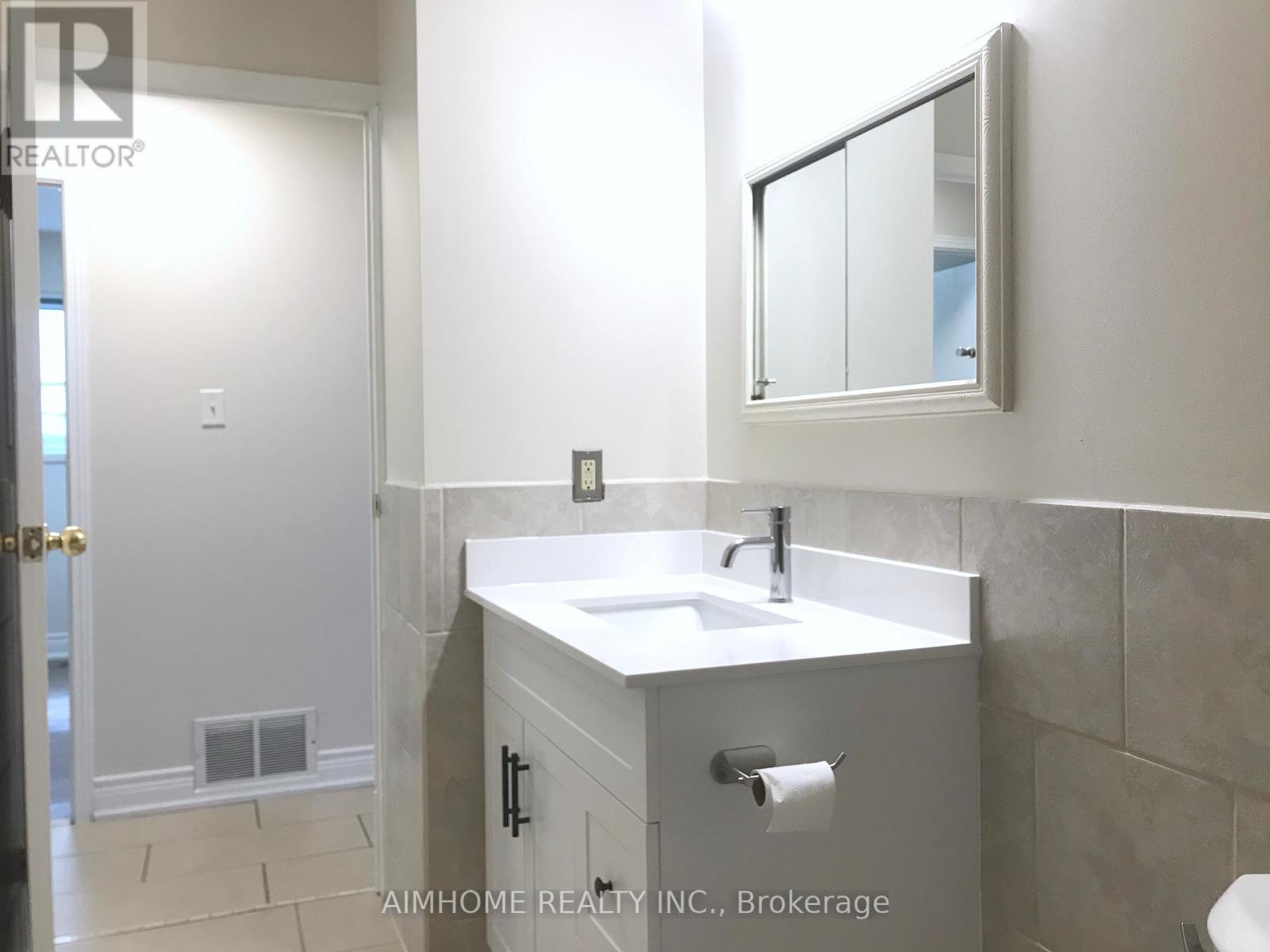 15 Bow River Crescent, Mississauga, Ontario  L5N 1J1 - Photo 18 - W13496000