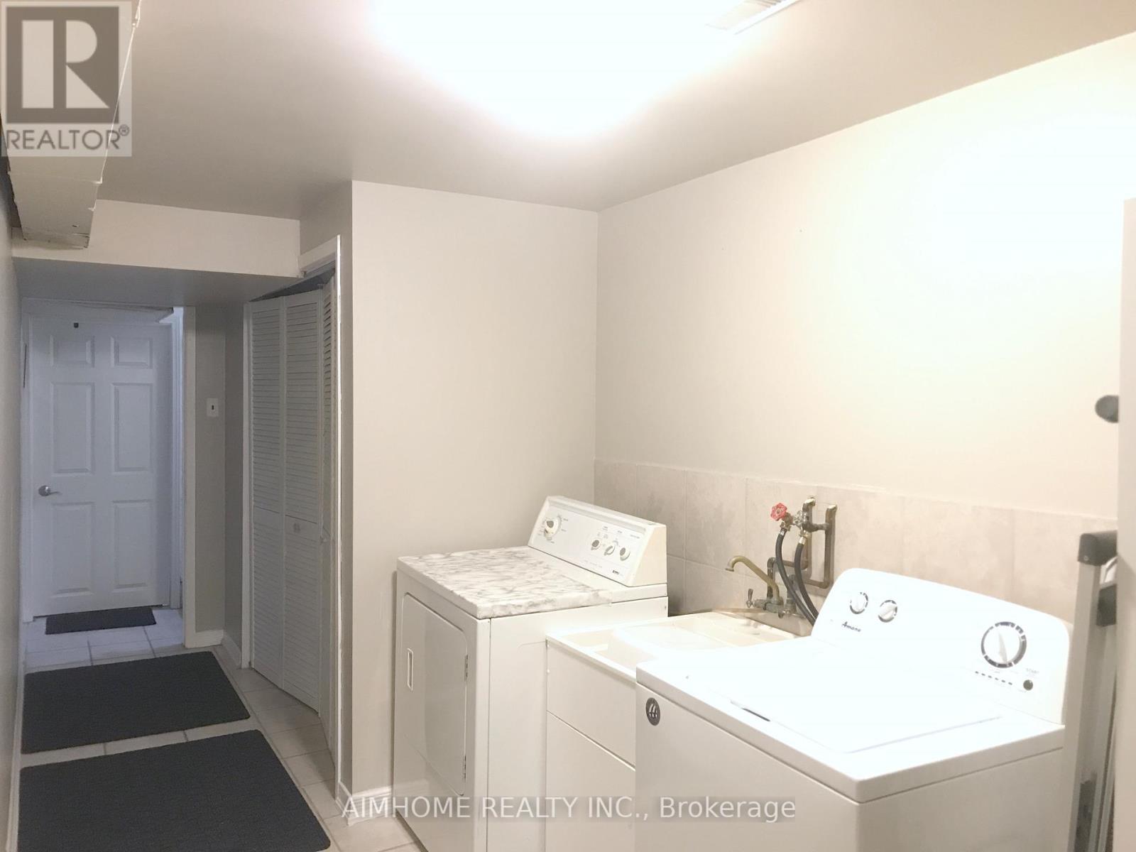 15 Bow River Crescent, Mississauga, Ontario  L5N 1J1 - Photo 20 - W13496000