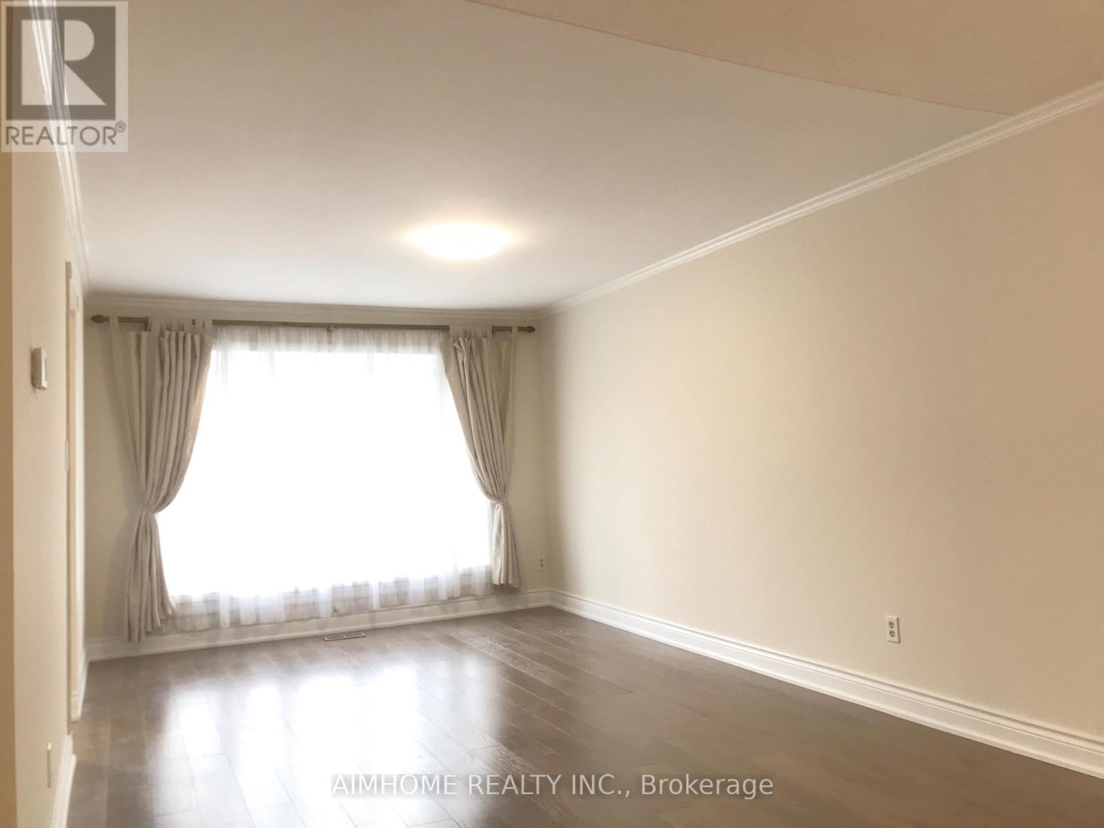 15 Bow River Crescent, Mississauga, Ontario  L5N 1J1 - Photo 5 - W13496000