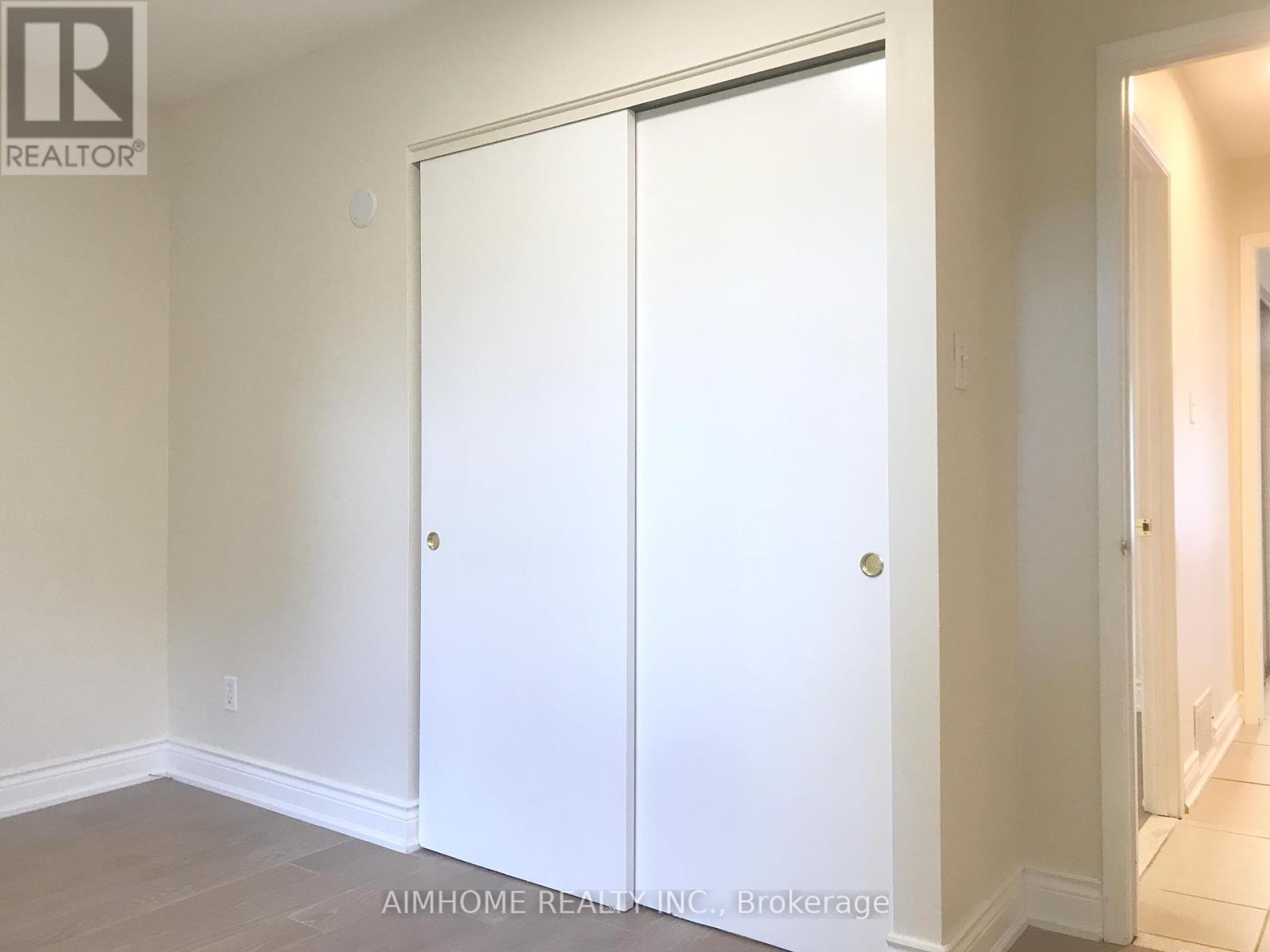 15 Bow River Crescent, Mississauga, Ontario  L5N 1J1 - Photo 7 - W13496000