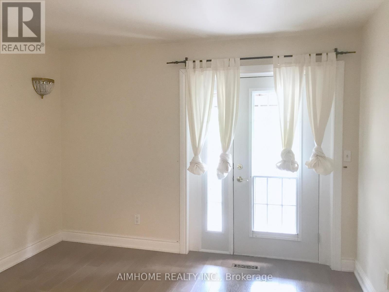 15 Bow River Crescent, Mississauga, Ontario  L5N 1J1 - Photo 8 - W13496000