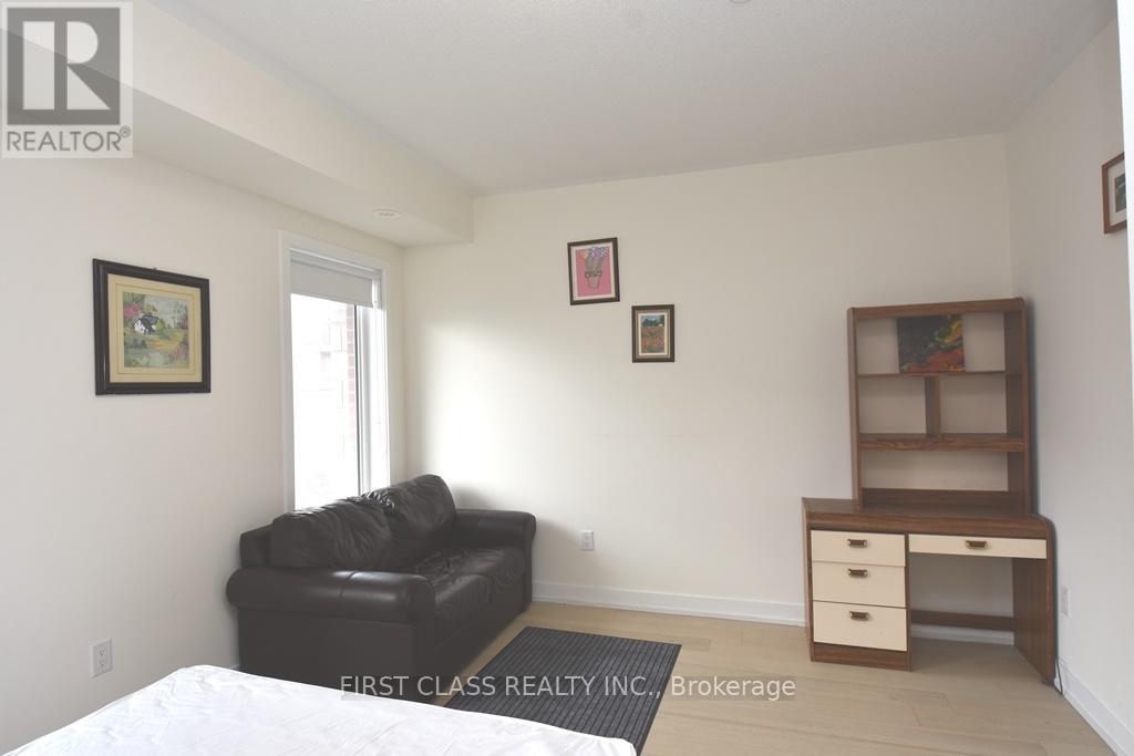 88 William Duncan Road, Toronto, Ontario  M3K 0C7 - Photo 10 - W13496022