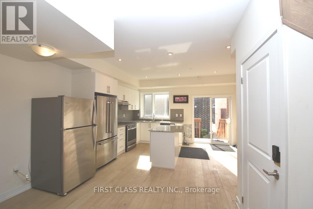 88 William Duncan Road, Toronto, Ontario  M3K 0C7 - Photo 6 - W13496022