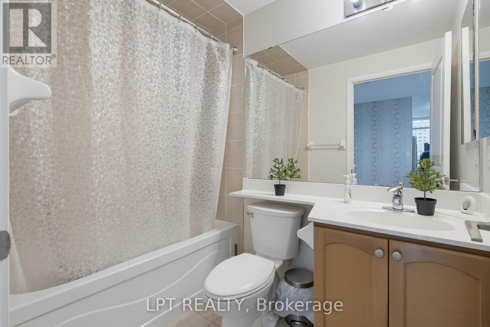 1303 - 80 Absolute Avenue, Mississauga, Ontario  L4Z 0A5 - Photo 4 - W13496108