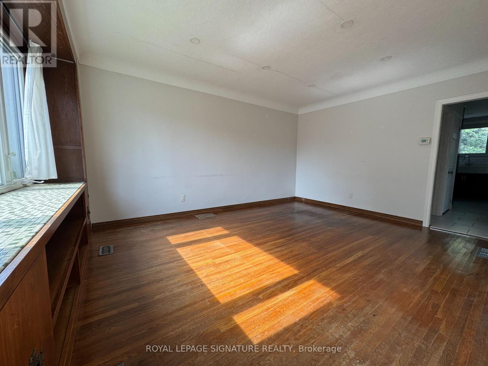 Upper - 282 East 18th Street, Hamilton, Ontario  L9A 4P6 - Photo 4 - X13496012