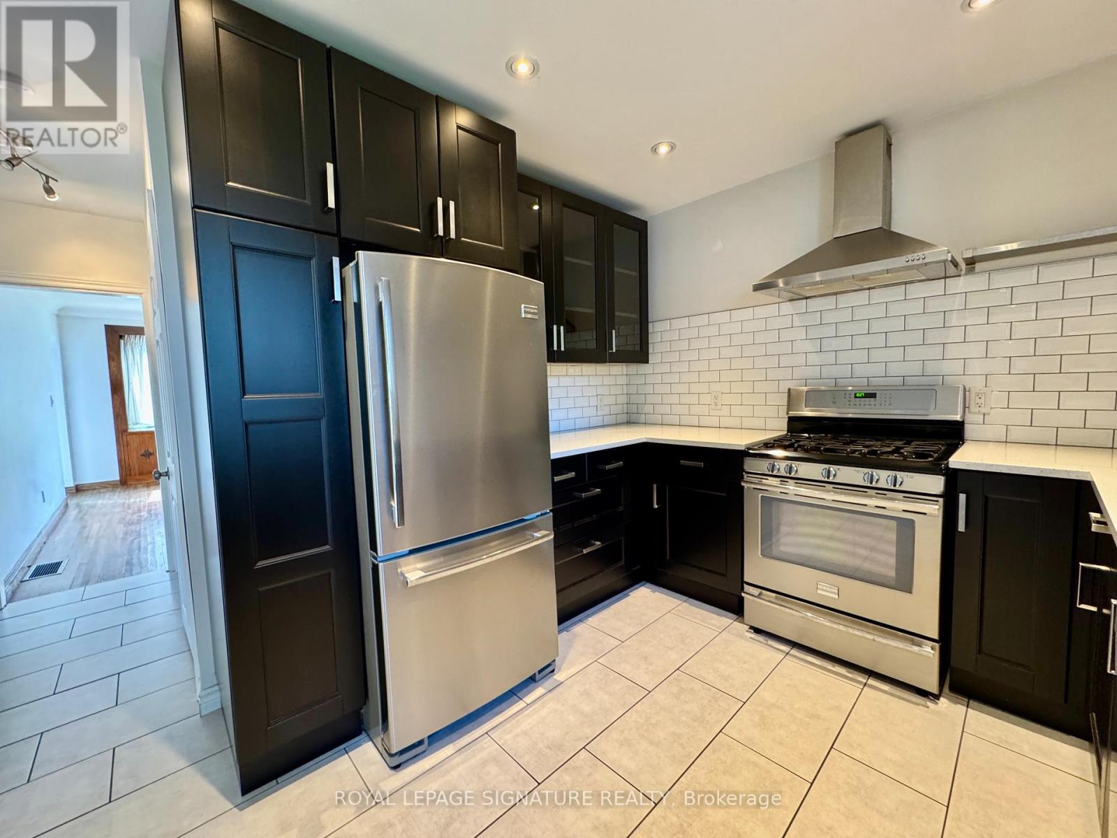 Upper - 282 East 18th Street, Hamilton, Ontario  L9A 4P6 - Photo 6 - X13496012