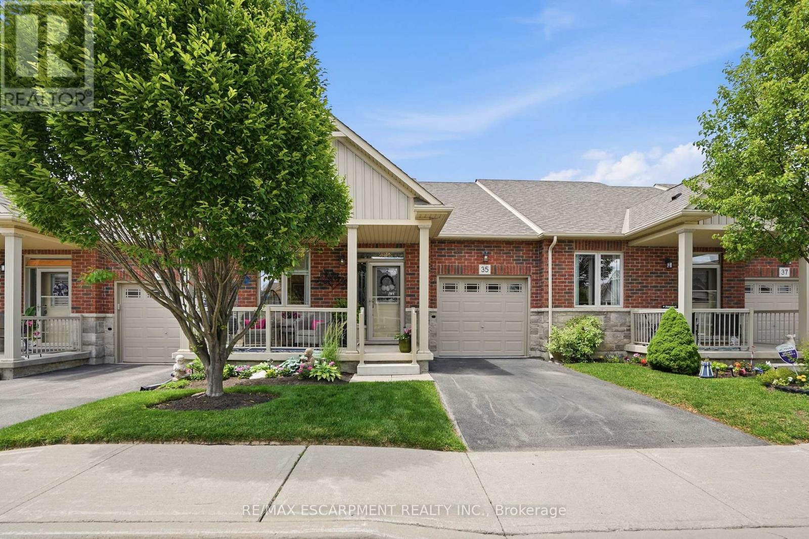 35 Finton Lane, Hamilton, Ontario  L0R 1C0 - Photo 2 - X13496138