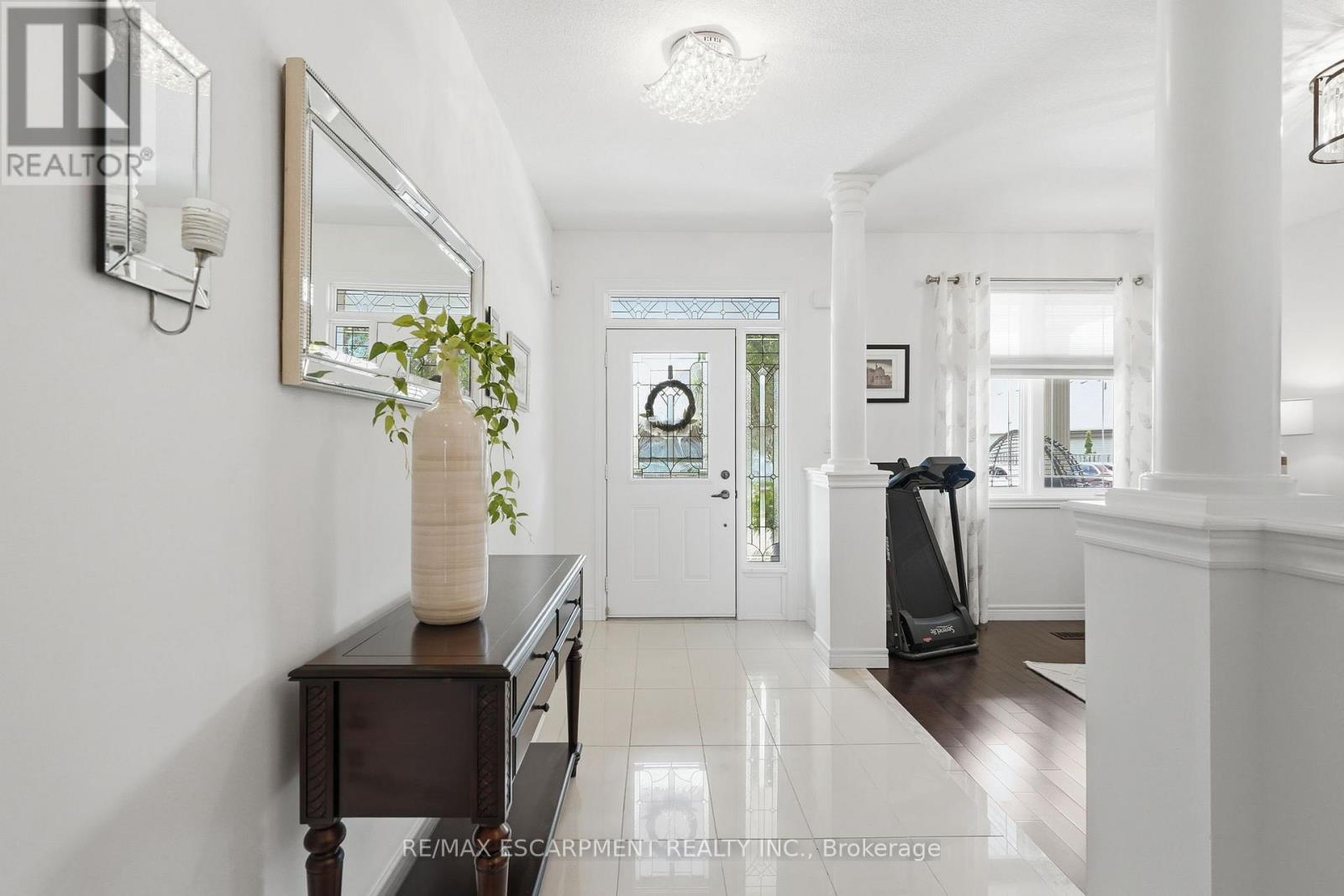 35 Finton Lane, Hamilton, Ontario  L0R 1C0 - Photo 4 - X13496138