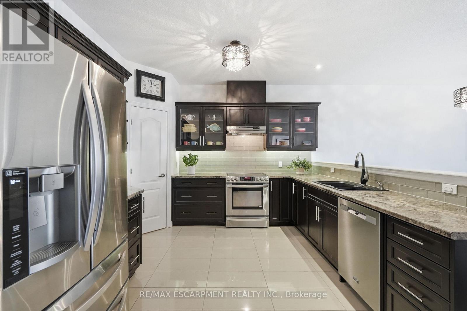 35 Finton Lane, Hamilton, Ontario  L0R 1C0 - Photo 9 - X13496138