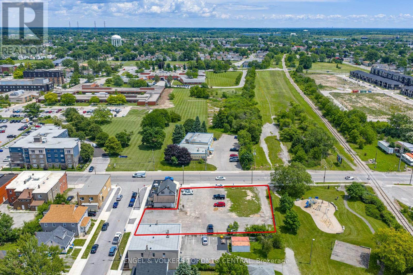 619 King Street, Welland, Ontario  L3B 3L4 - Photo 3 - X13496208