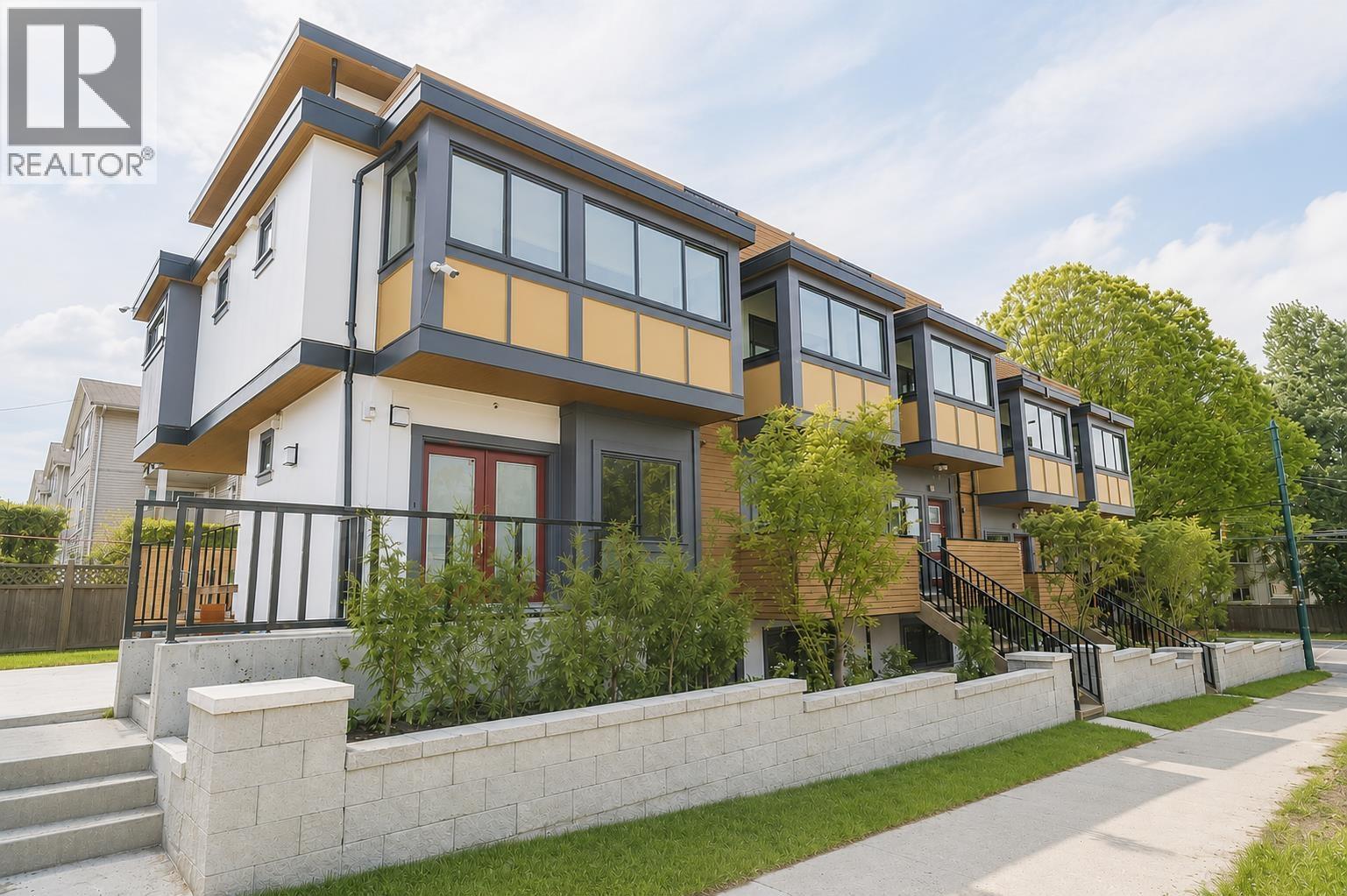 2412 DUNDAS STREET
