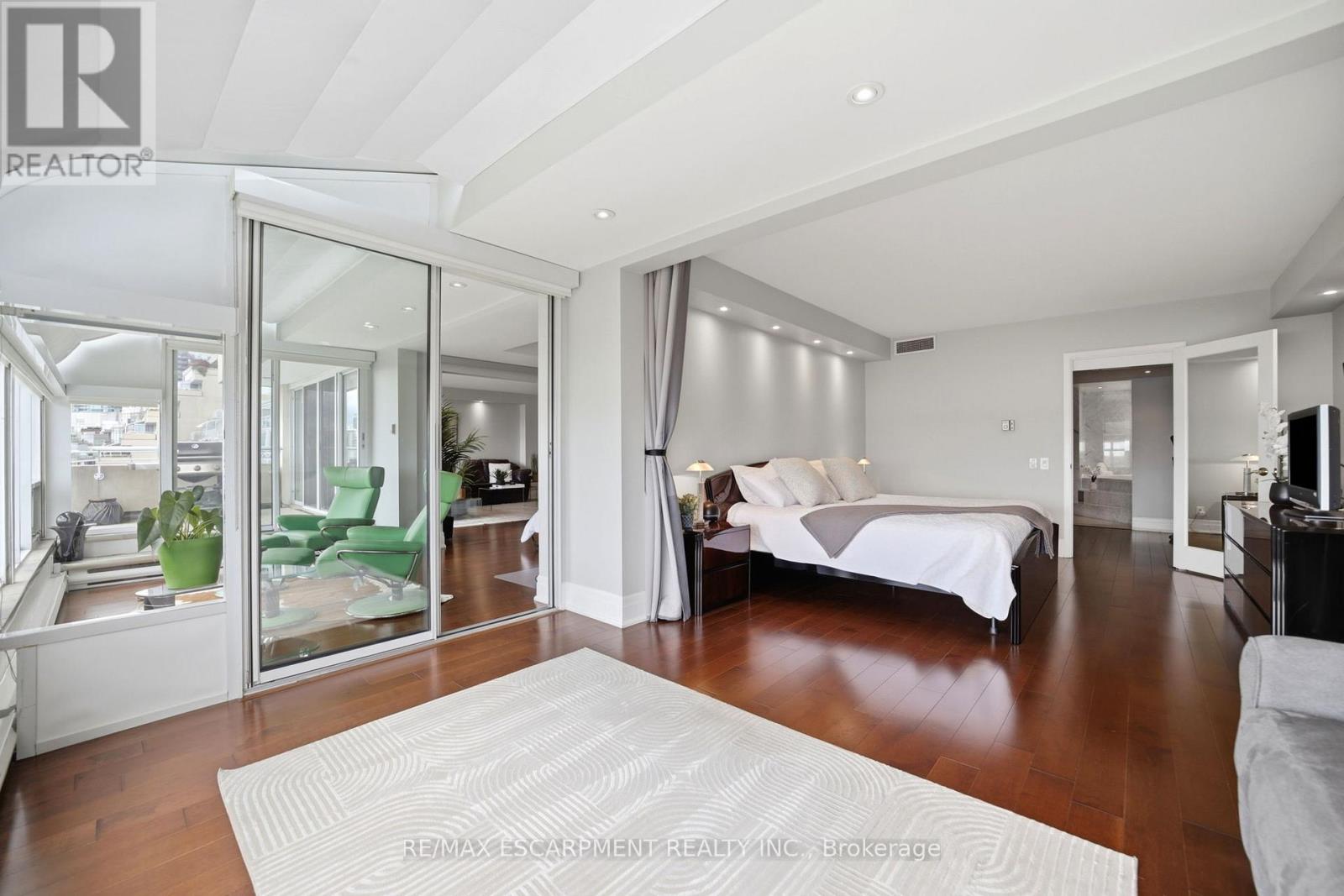 803e - 460 Queens Quay Way W, Toronto, Ontario  M5V 2Y5 - Photo 21 - C13479452