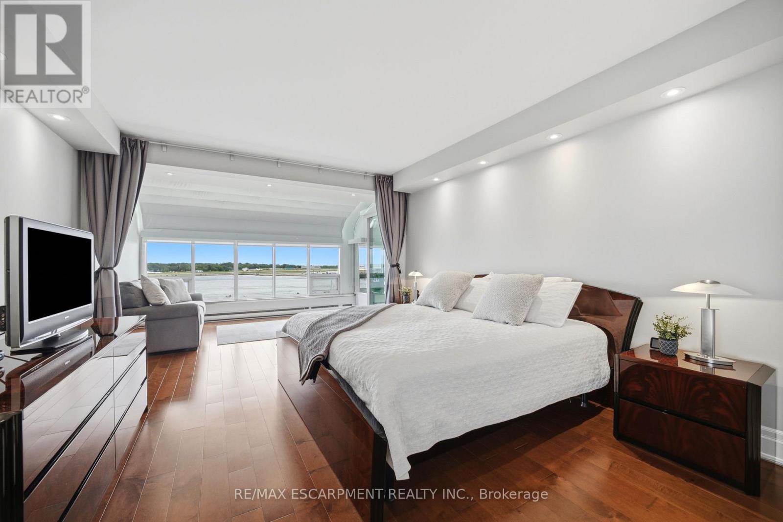803e - 460 Queens Quay Way W, Toronto, Ontario  M5V 2Y5 - Photo 20 - C13479452