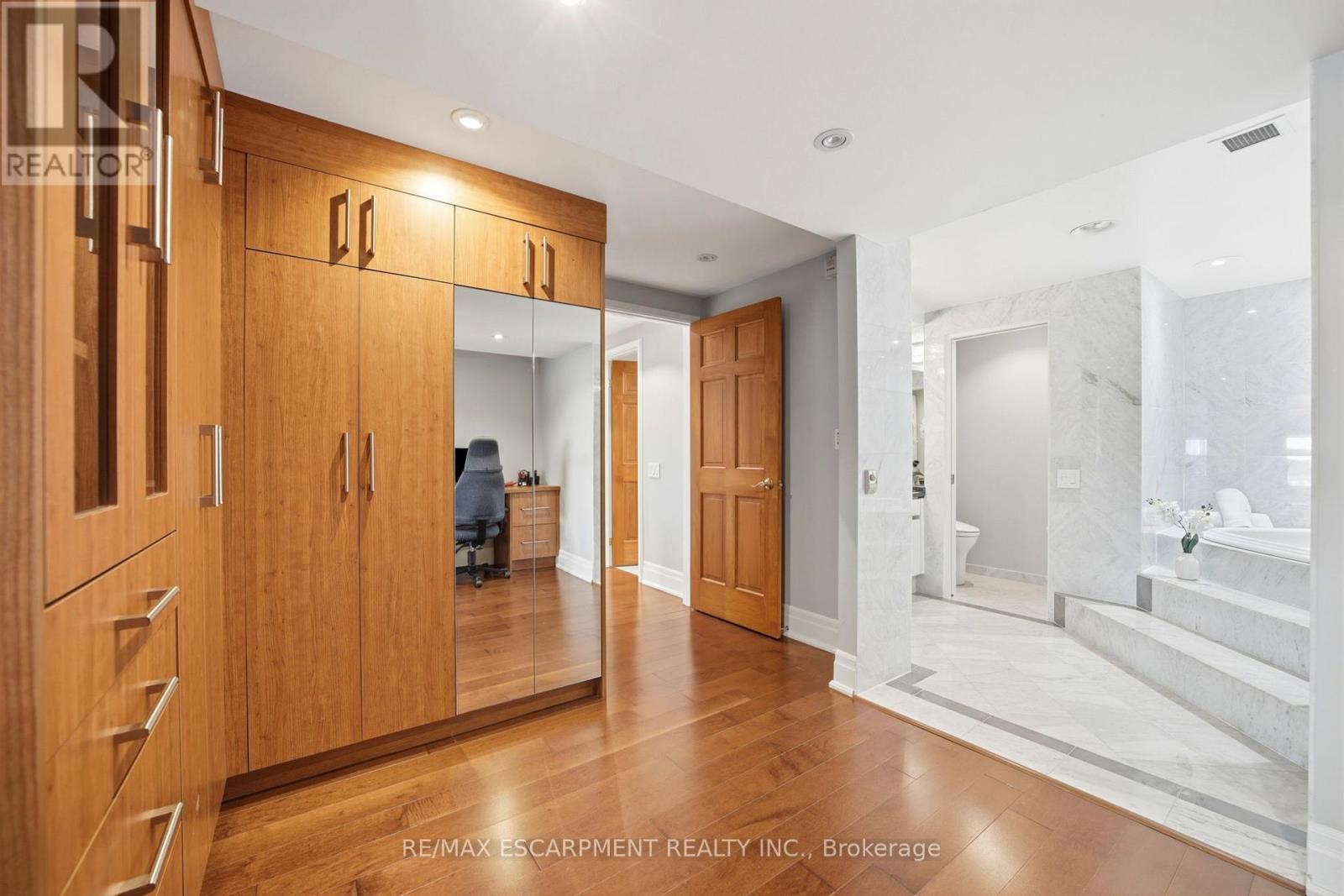 803e - 460 Queens Quay Way W, Toronto, Ontario  M5V 2Y5 - Photo 22 - C13479452